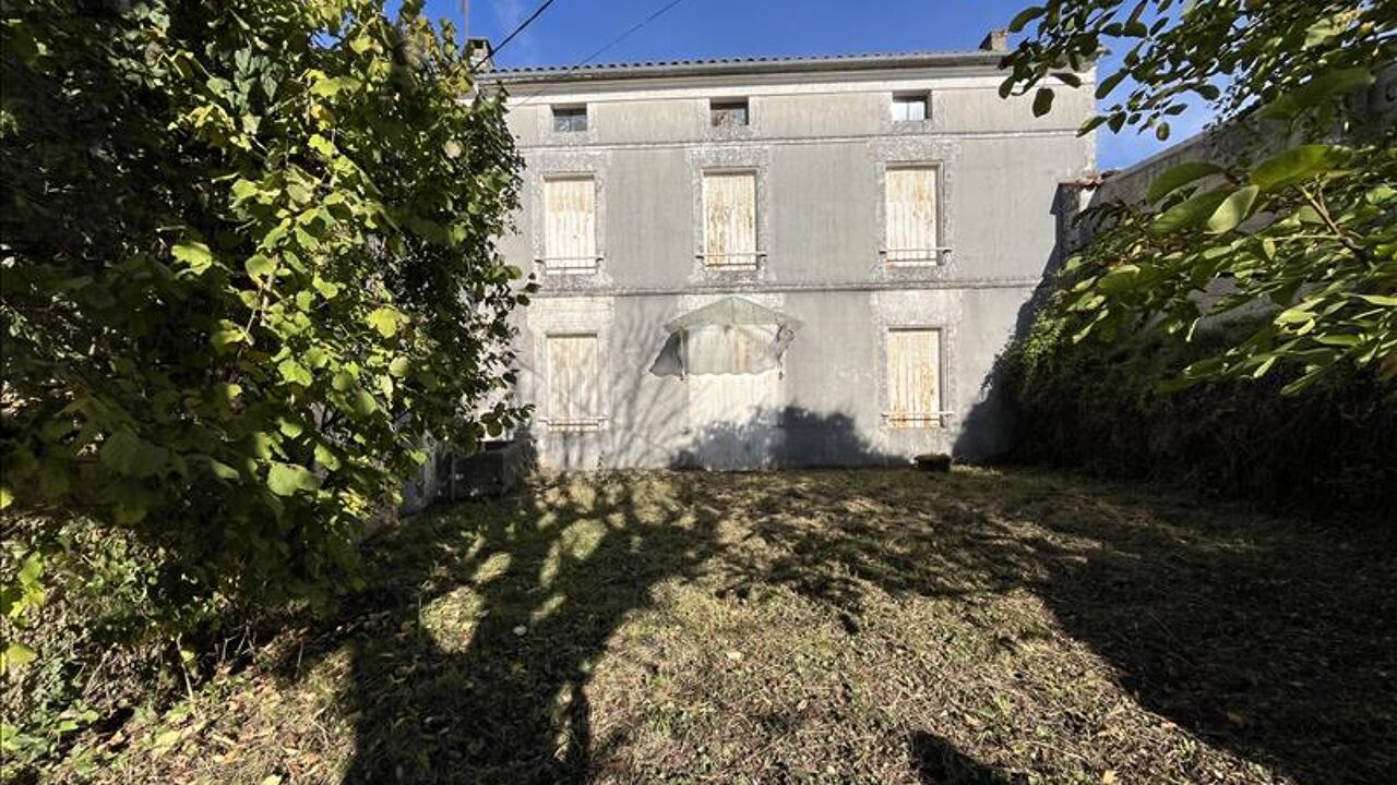 maison 5 pièces 220 m2 à vendre à Rouillac (16170)