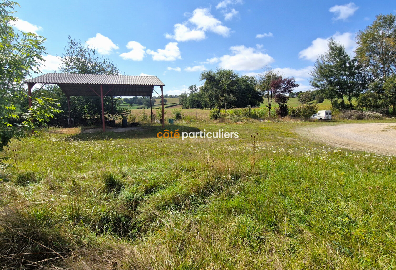 TERRAIN AVEC HANGAR — photo 1