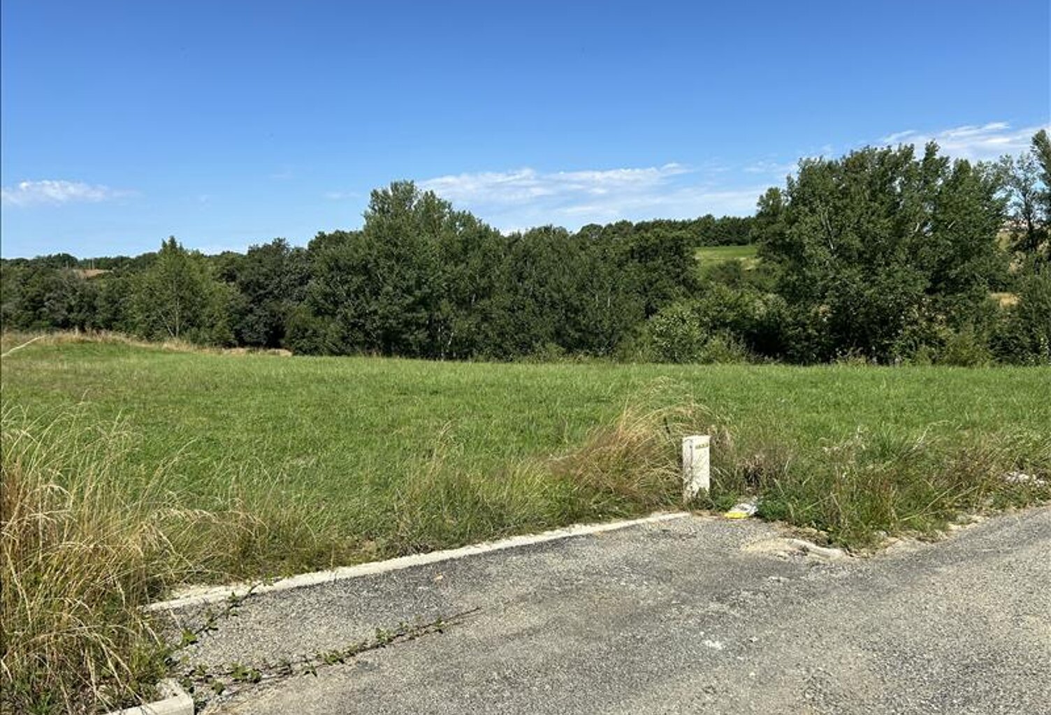 Terrain à bâtir de 0 pièces principales — photo 1