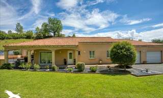 Maison 4 Pièces 116 m² à vendre à Le Lardin-Saint-Lazare (24570)