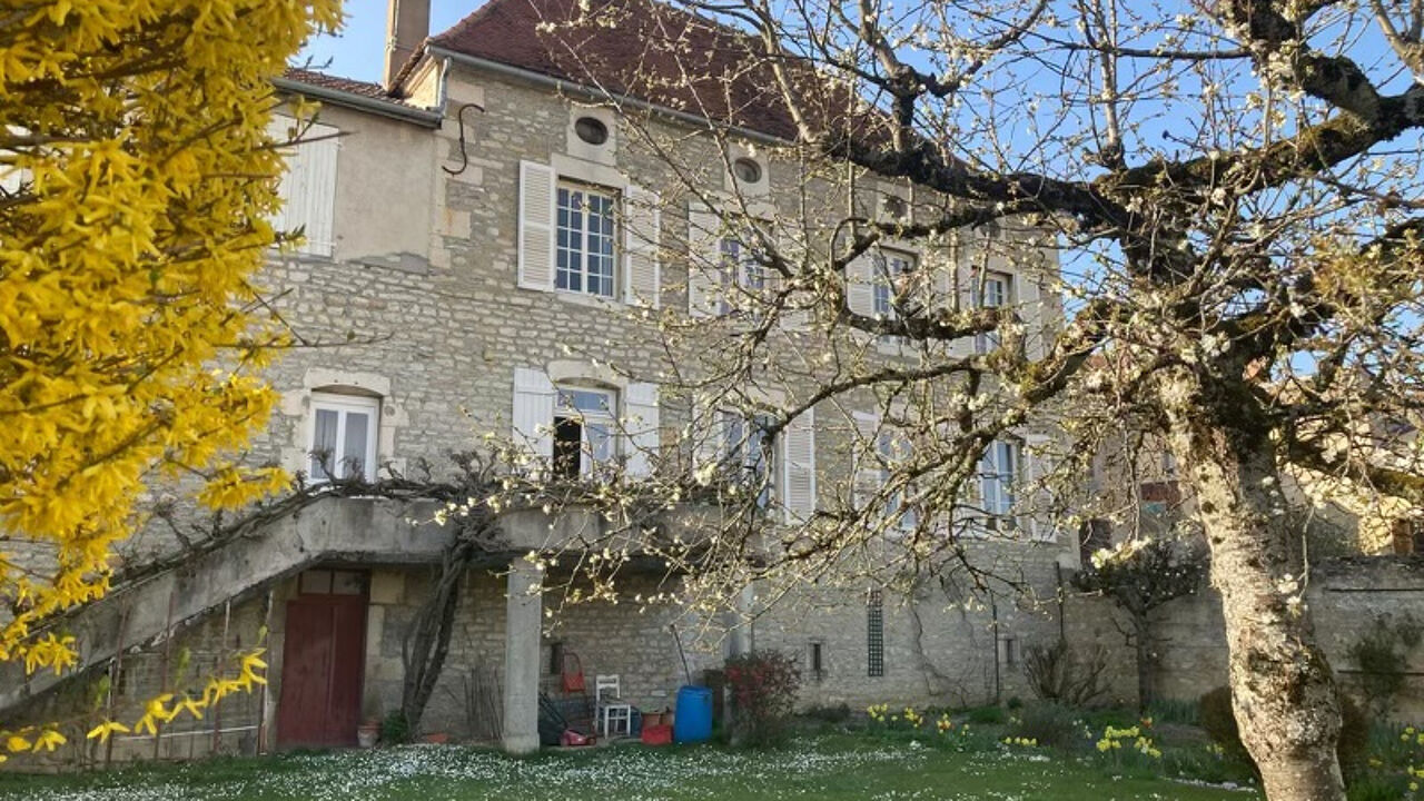 maison 10 pièces 330 m2 à vendre à Montbard (21500)