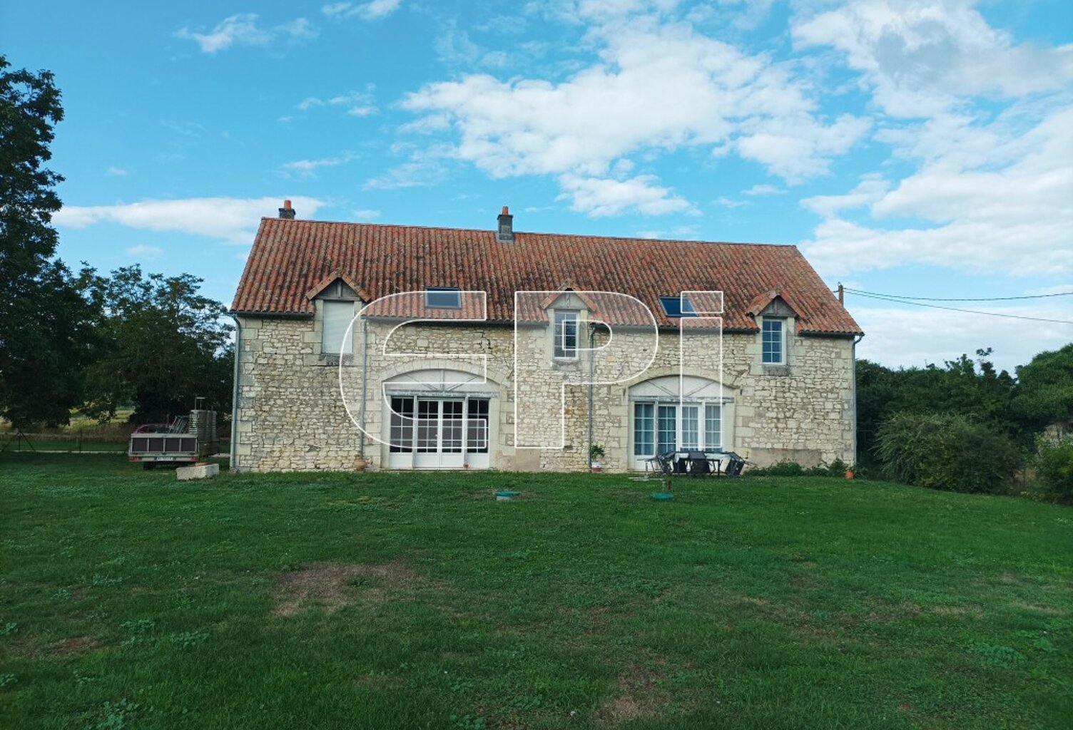 Propriété comprenant 2 maisons d'habitation pour un total de 2 — photo 1