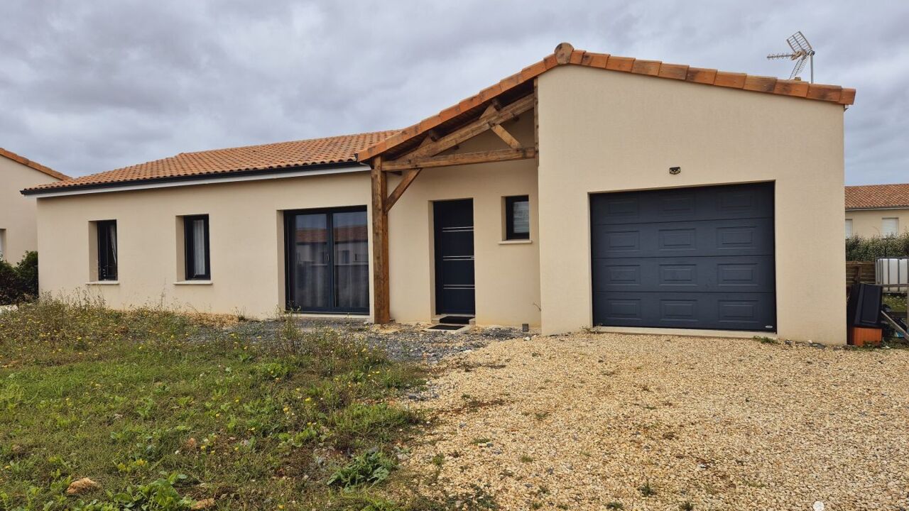 maison 4 pièces 117 m2 à vendre à Saint-Jean-de-Thouars (79100)