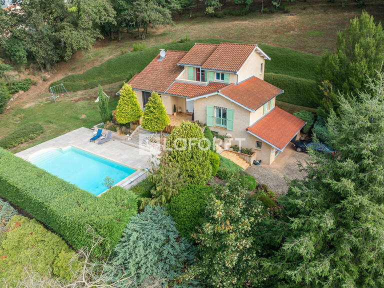 Maison Les Halles 5 pièces 235 m2 - 525 0000  — photo 1