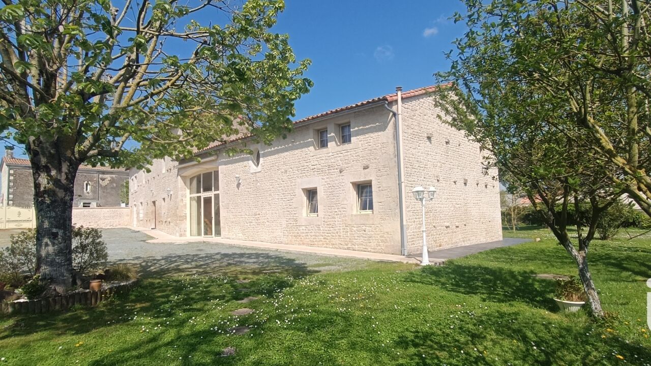 maison 6 pièces 290 m2 à vendre à Saint-Maxire (79410)