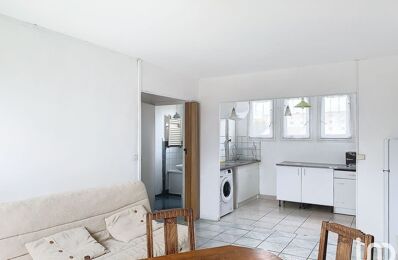 location appartement 1 400 € CC /mois à proximité de Vaux-le-Pénil (77000)