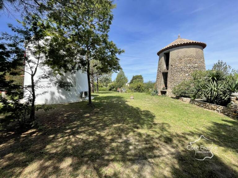 Auberge familiale - 8 chambres -  Dépendances et hébergement — photo 1