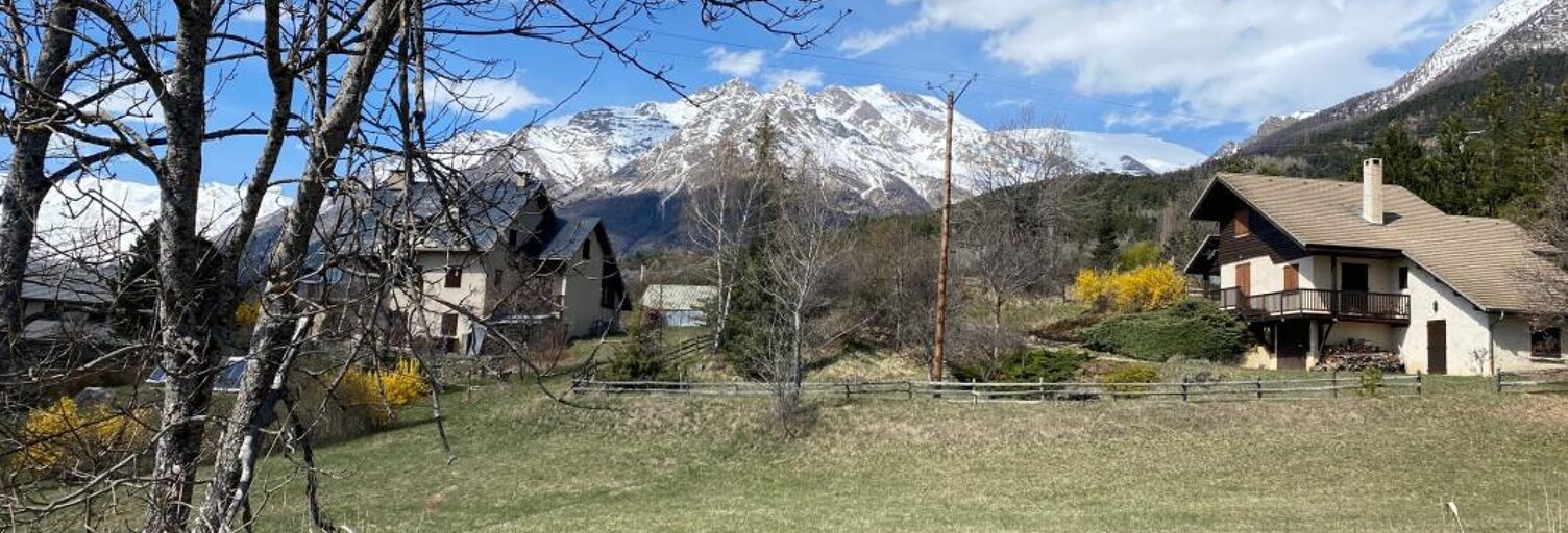 Terrain  865 m² à vendre à Puy-Saint-Eusèbe (05200)