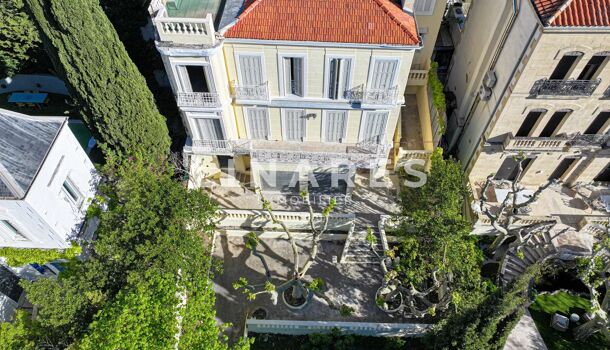 H&ocirc;tel particulier 8 pièces  à vendre Marseille 8eme 13008