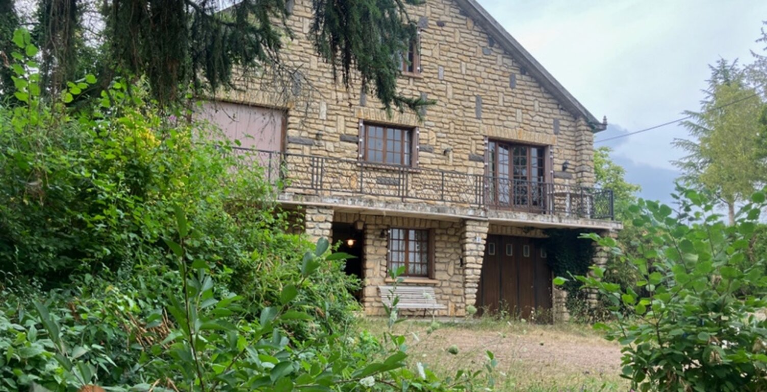 Villa — photo 1