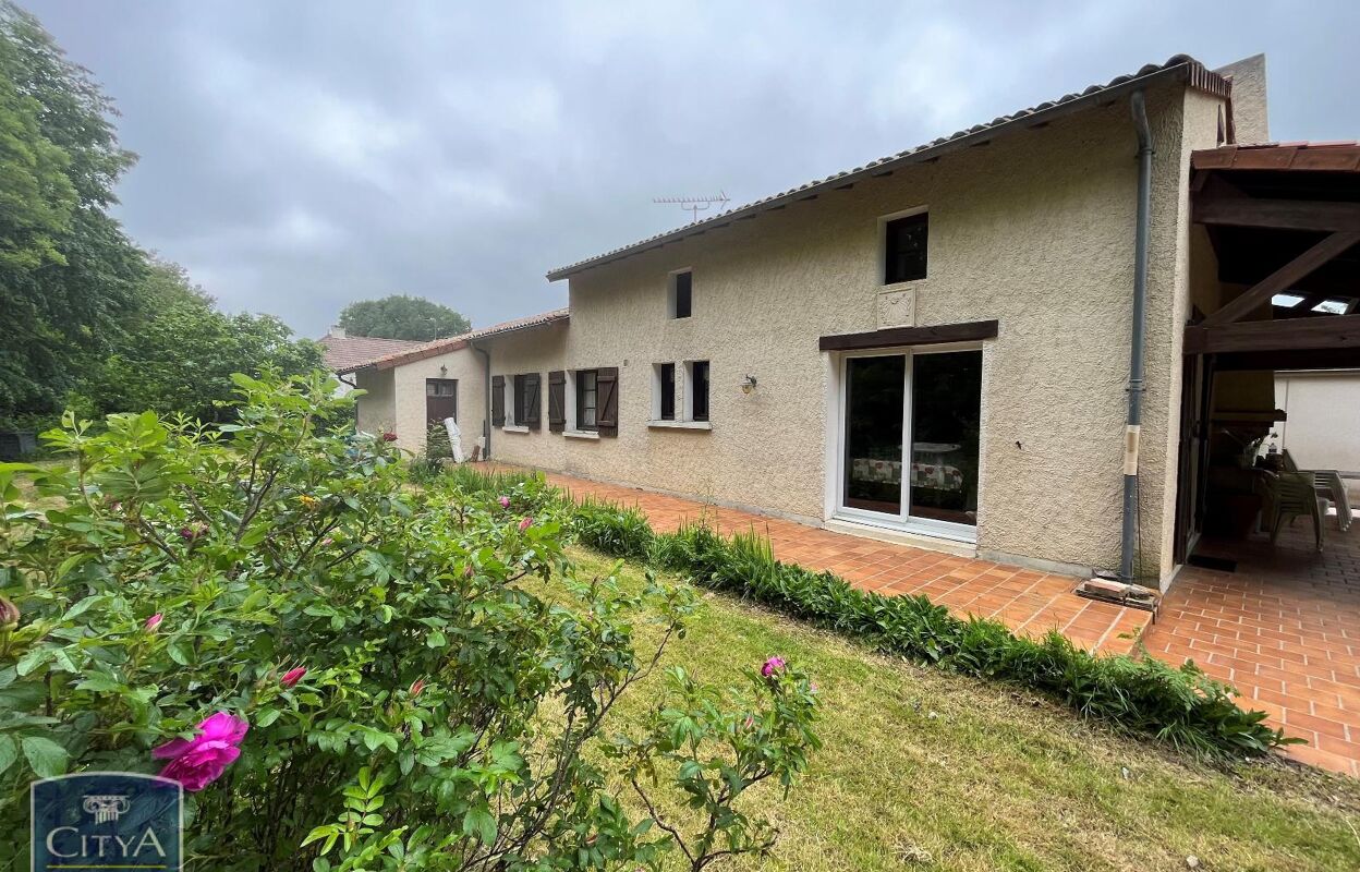 maison  pièces 135 m2 à vendre à Sanxay (86600)