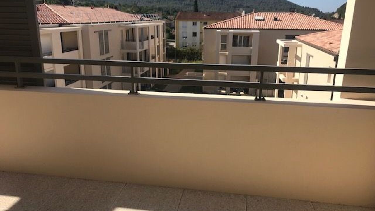 appartement 3 pièces 66 m2 à louer à Le Castellet (83330)