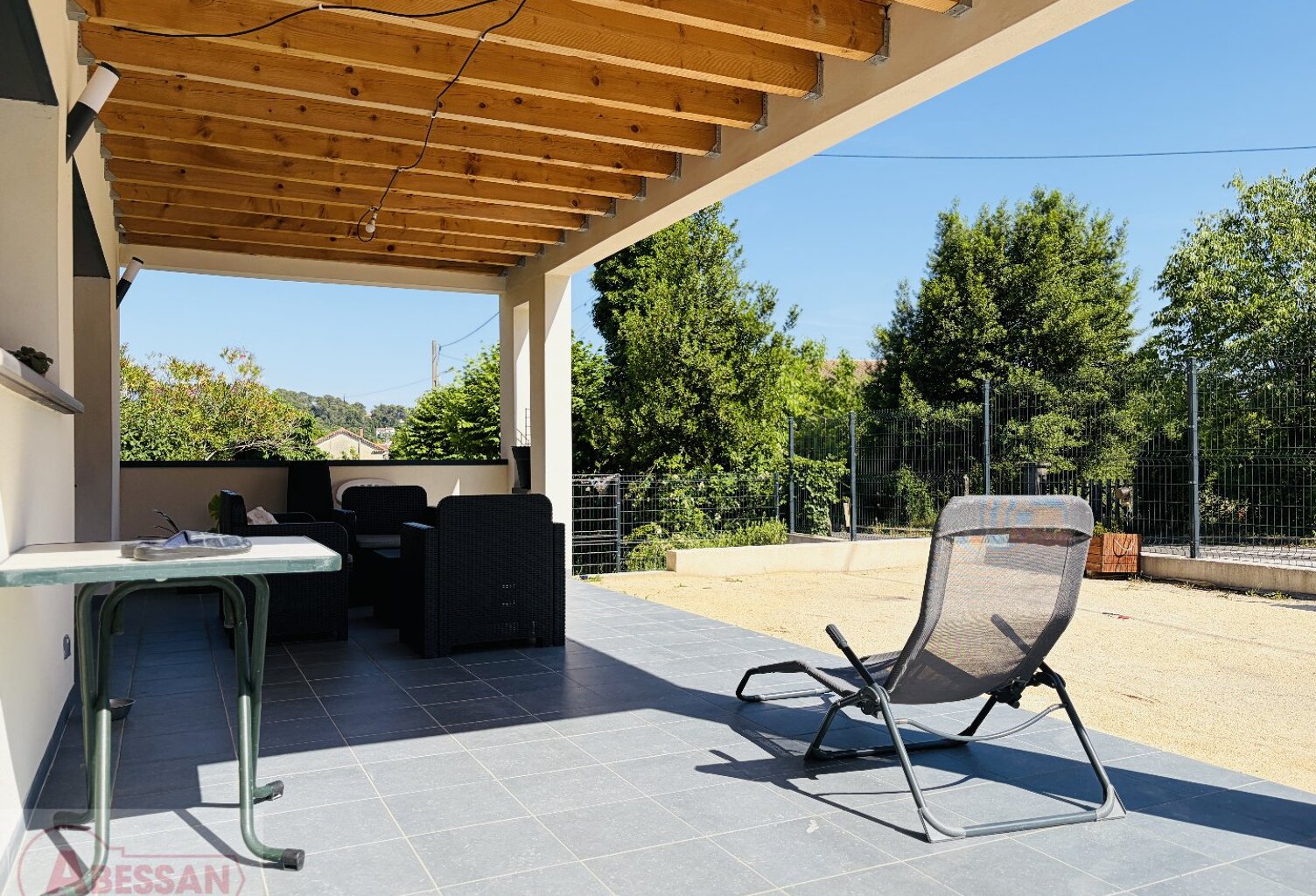 Villa — photo 1