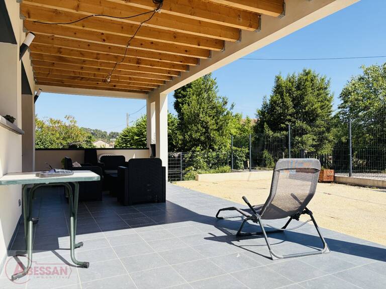 Villa — photo 1