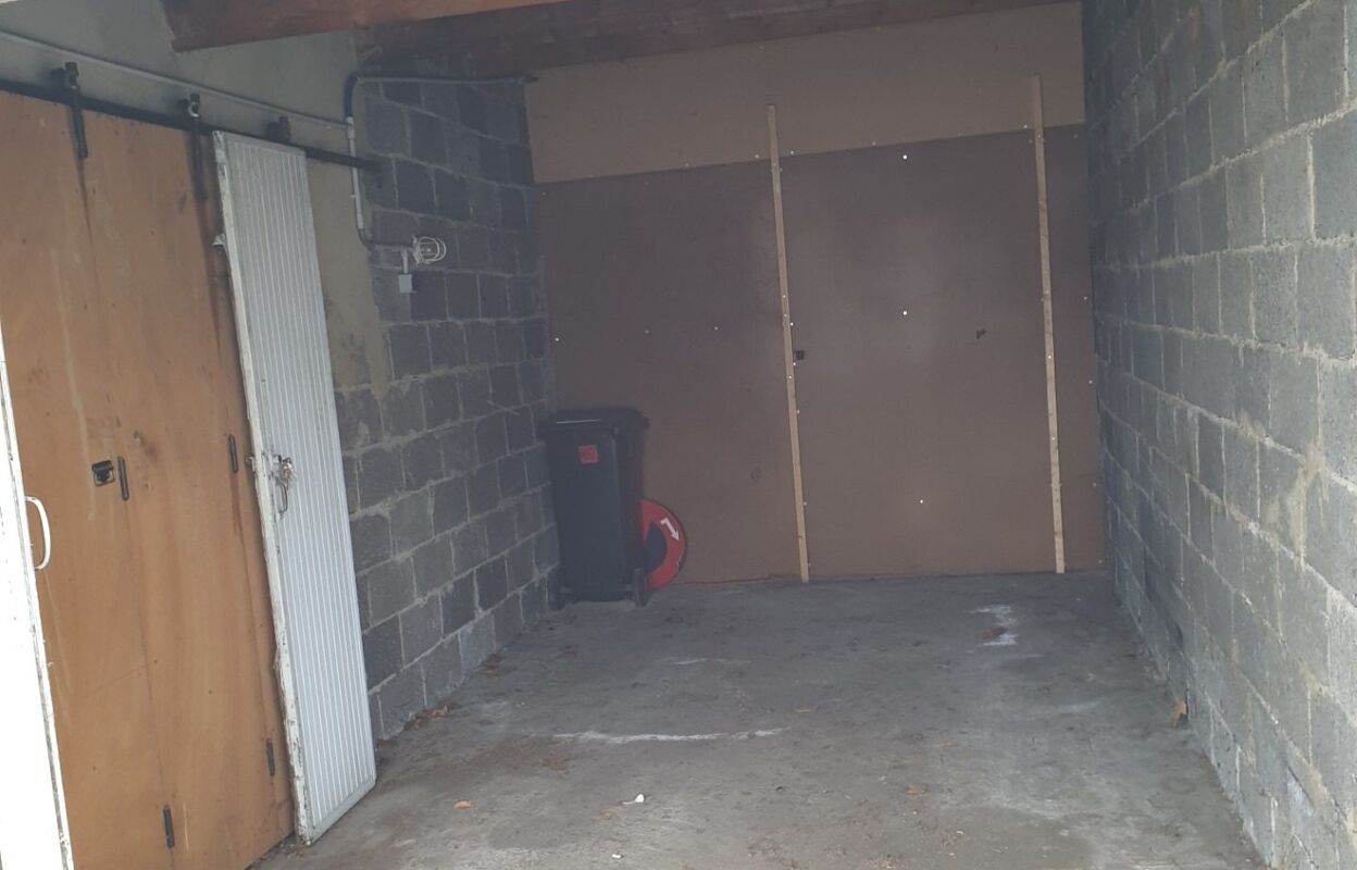 garage  pièces 13 m2 à louer à Valence (26000)