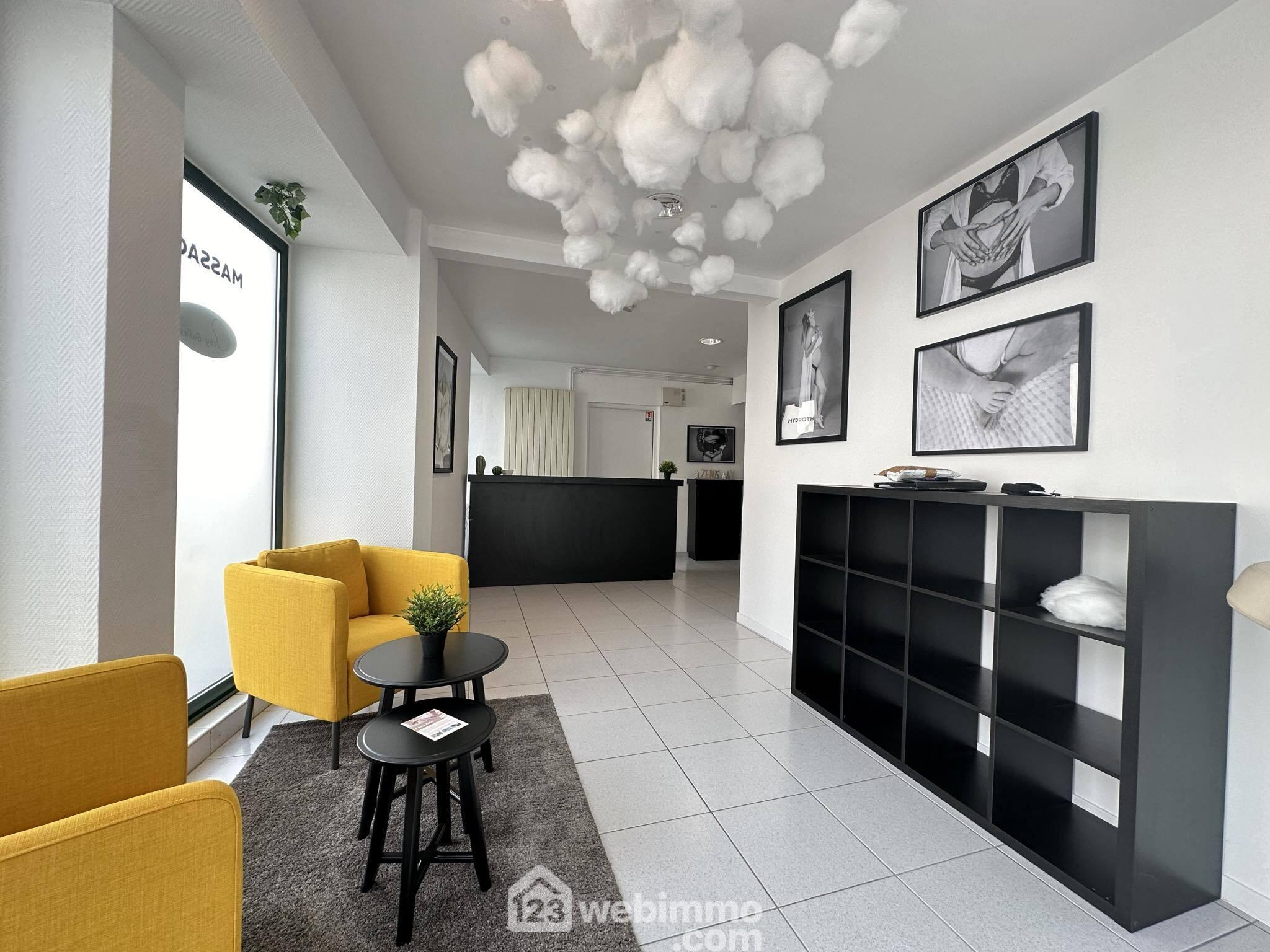 Photo Local - 102m² - Bruyères-et-Montbérault image 1/4