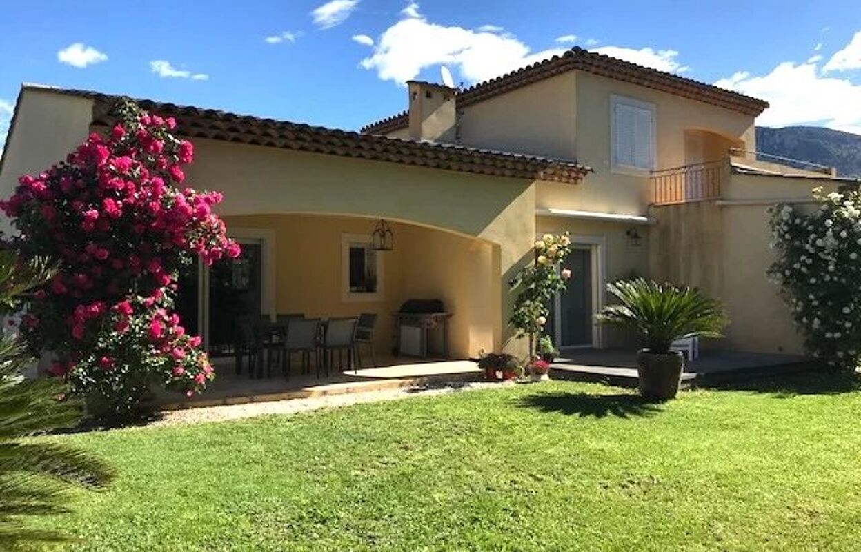 maison 5 pièces 150 m2 à vendre à Carros (06510)