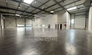 Commerce  493 m² à louer à Saint-Priest (69800)