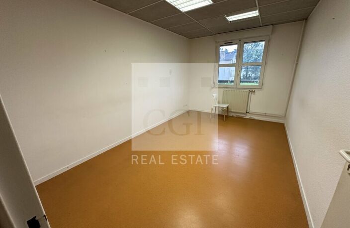 BUREAUX à LOUER — photo 4