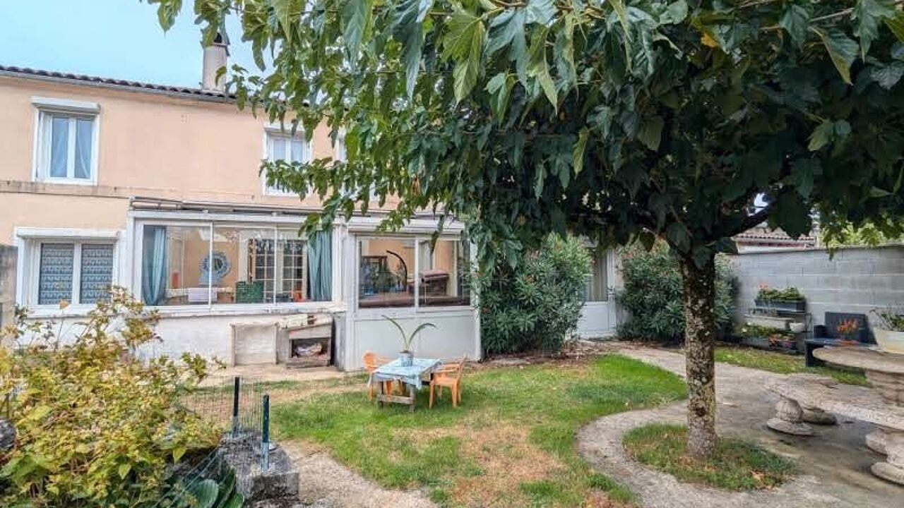 maison 6 pièces 185 m2 à vendre à Châteaubernard (16100)