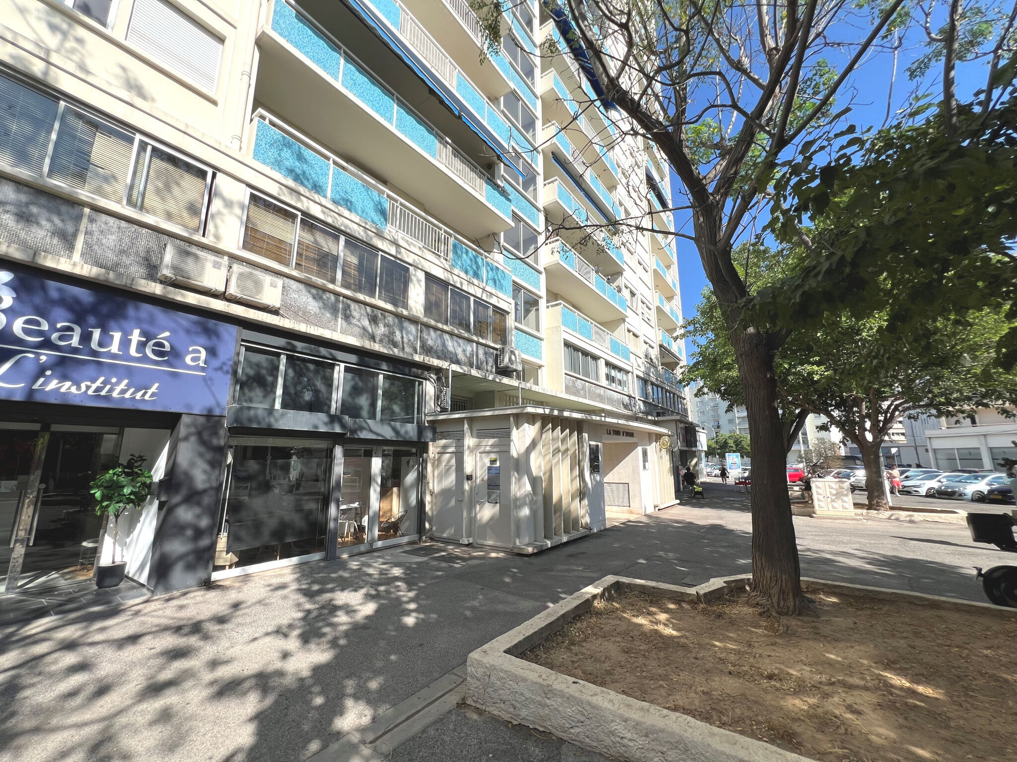 Local commercial  T5 à vendre Toulon 83000