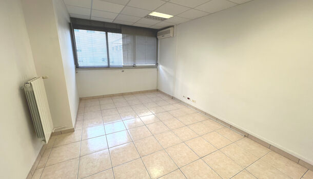 Local commercial 5 pièces  à vendre Toulon 83000