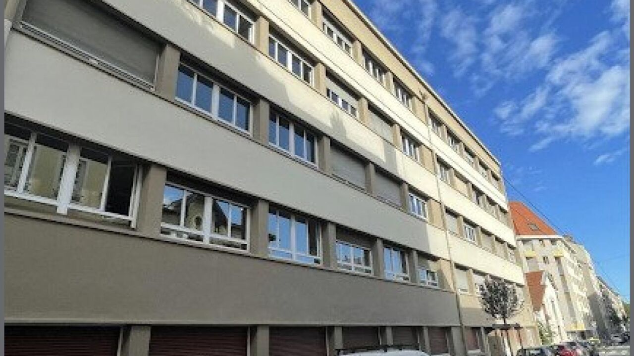 bureau  pièces 143 m2 à vendre à Villeurbanne (69100)