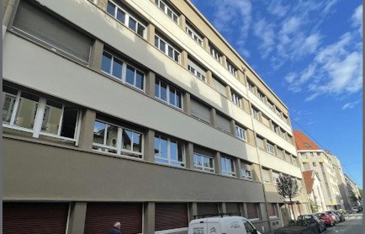 bureau  pièces 143 m2 à vendre à Villeurbanne (69100)