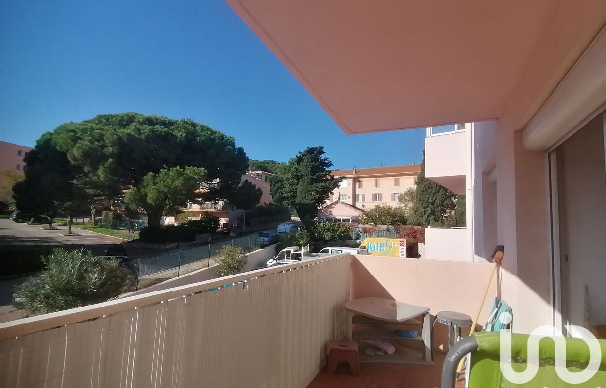 appartement 2 pièces 33 m2 à vendre à Hyères (83400)