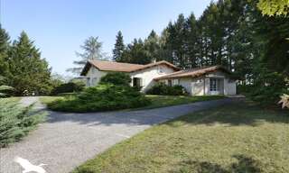 Maison 6 Pièces 261 m² à vendre à Montbron (16220)