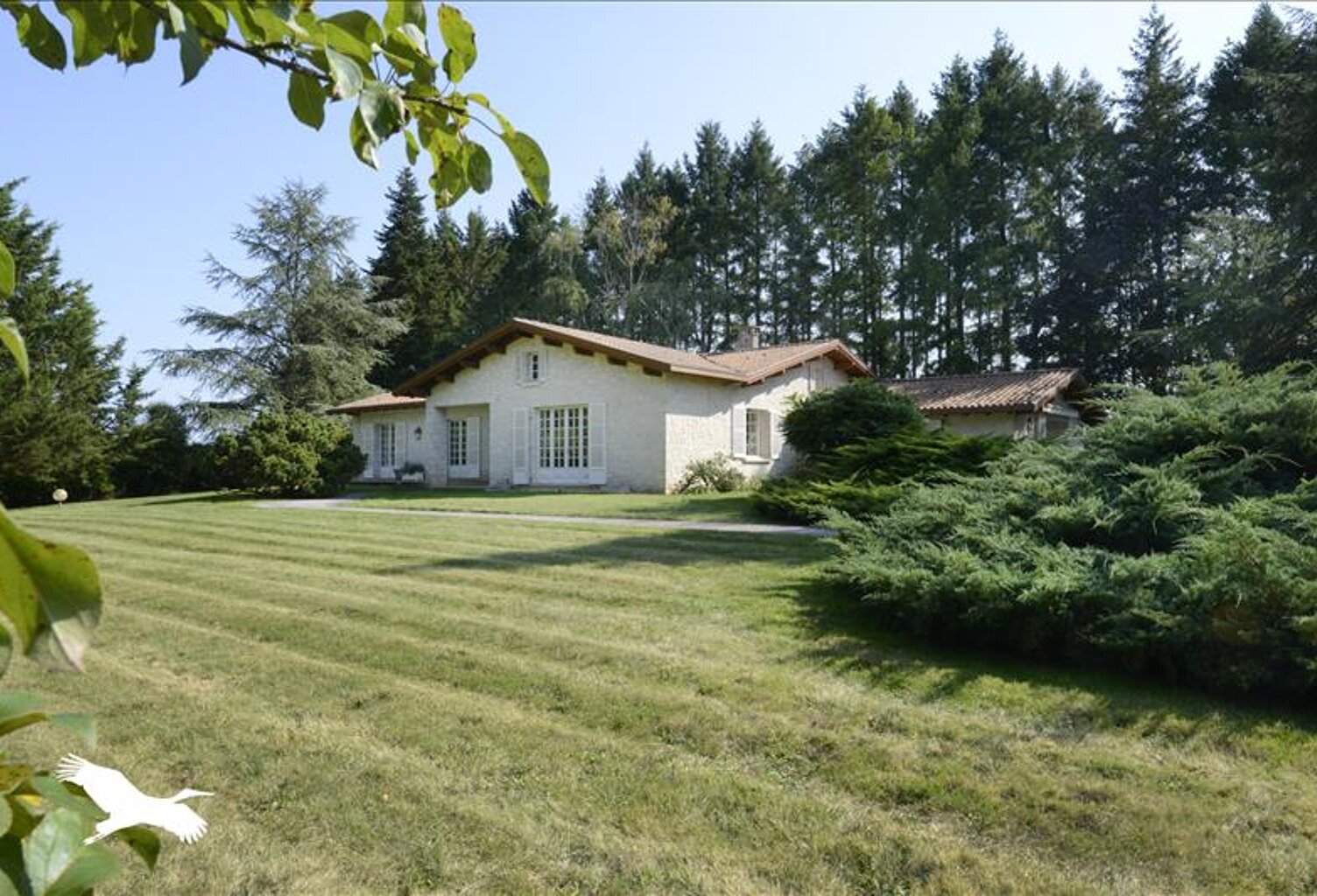 Maison en pierre de 6 pièces principales — photo 1