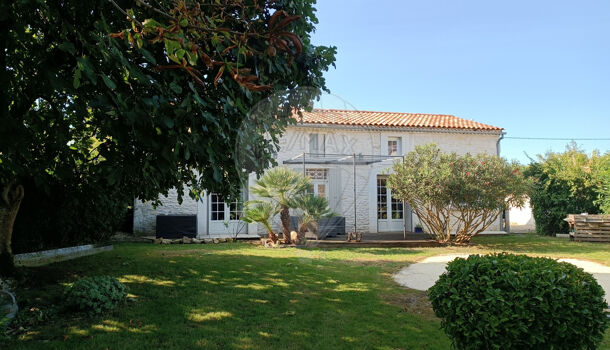 Villa / Maison 5 pièces  à vendre Saint-Romain-de-Benet 17600