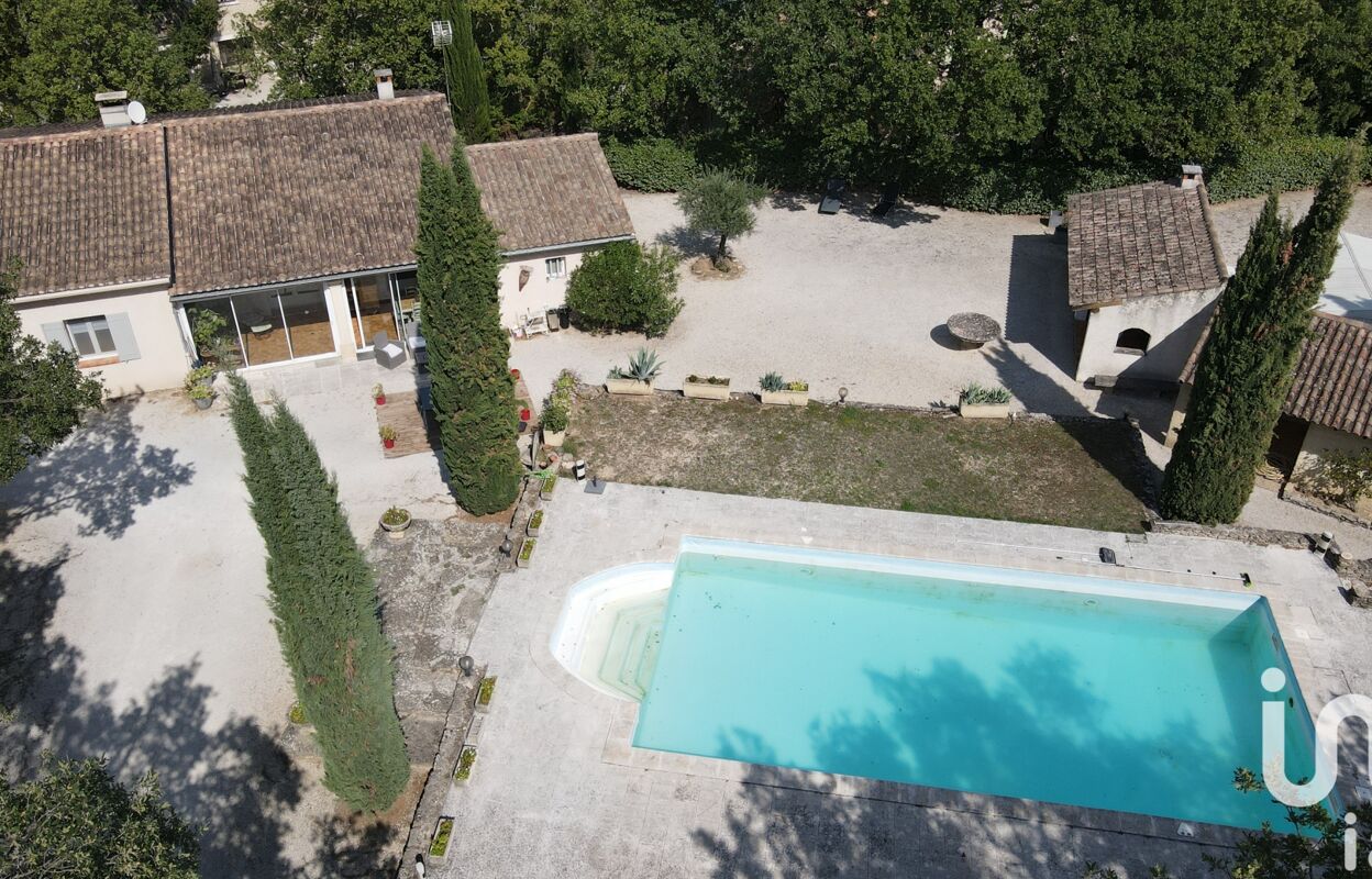 maison 6 pièces 216 m2 à vendre à Cabrières-d'Avignon (84220)