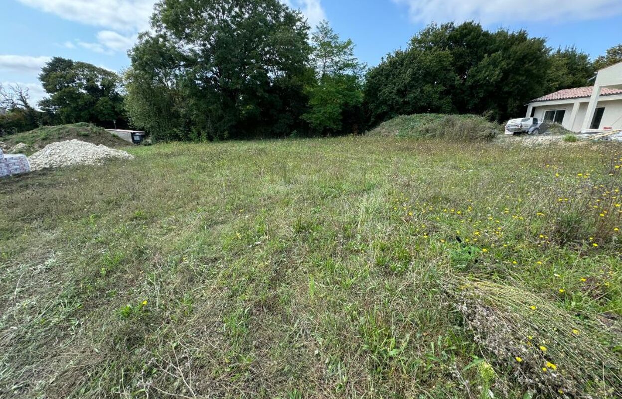 terrain  pièces 552 m2 à vendre à Nieul-Lès-Saintes (17810)