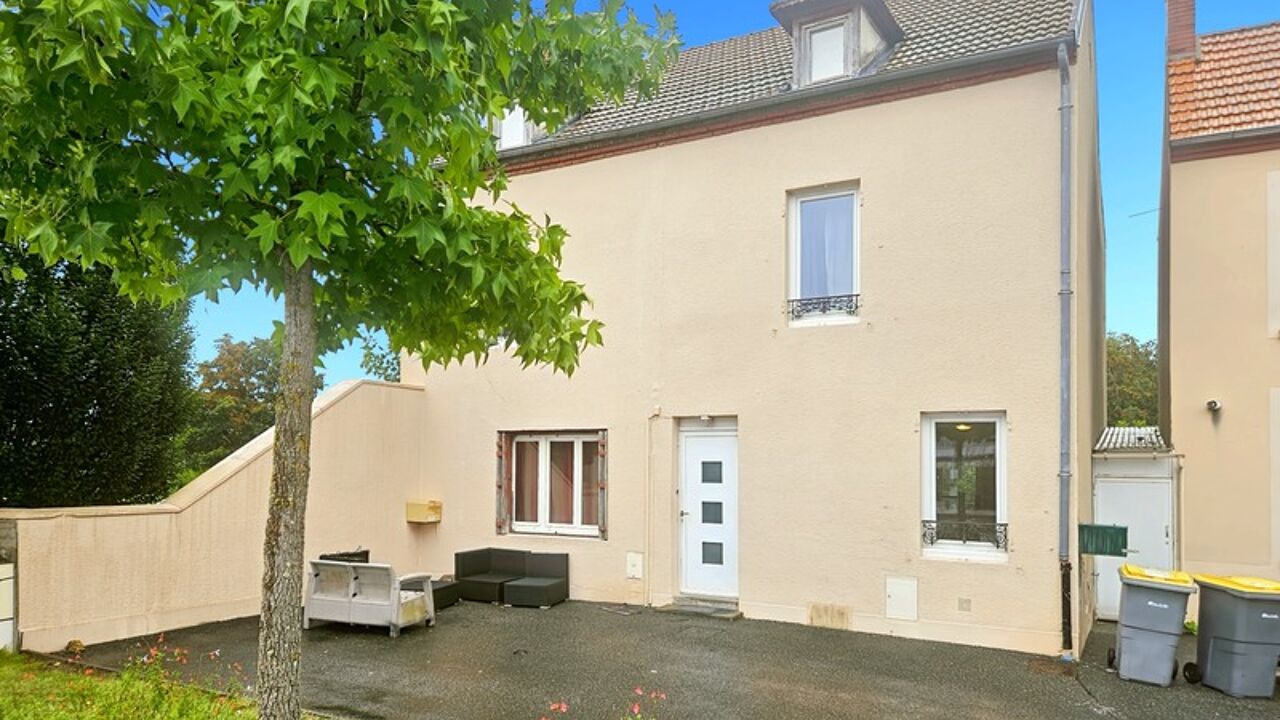 maison 6 pièces 131 m2 à vendre à Saint-Germain-des-Fossés (03260)