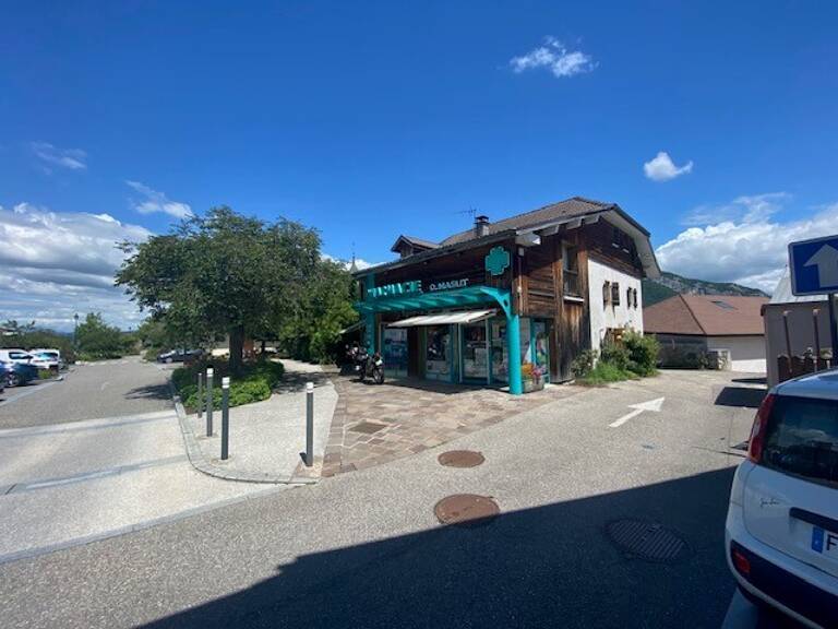 LOCAL COMMERCIAL — photo 1