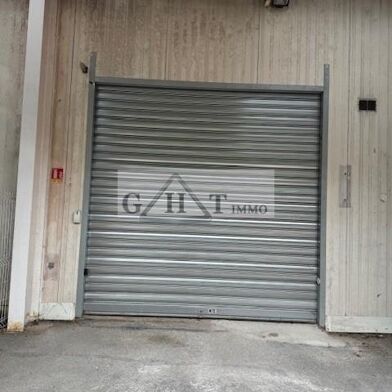 Local industriel 185 m²