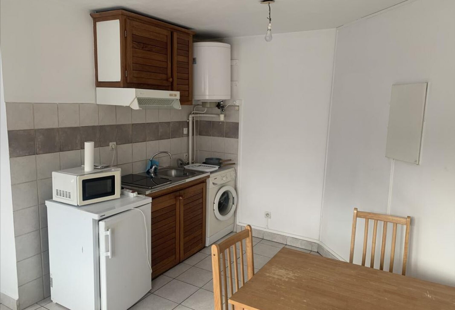 STUDIO DE 29 M² MEUBLE PROCHE PARC DE LA TRINITE — photo 1