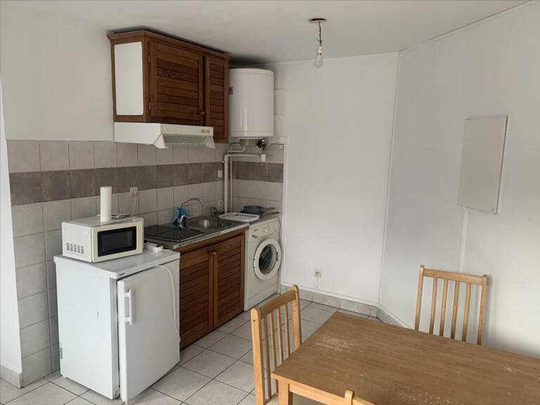 STUDIO DE 29 M² MEUBLE PROCHE PARC DE LA TRINITE — photo 1
