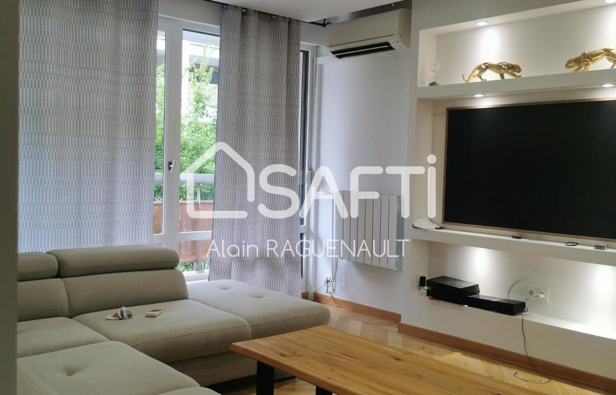 appartement 2 pièces 54 m2 à vendre à Bron (69500)