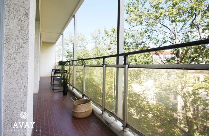 Vaste T3 104m2 grand balcon filant — photo 2