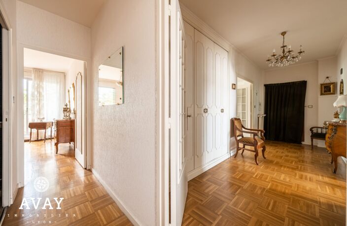 Vaste T3 104m2 grand balcon filant — photo 5
