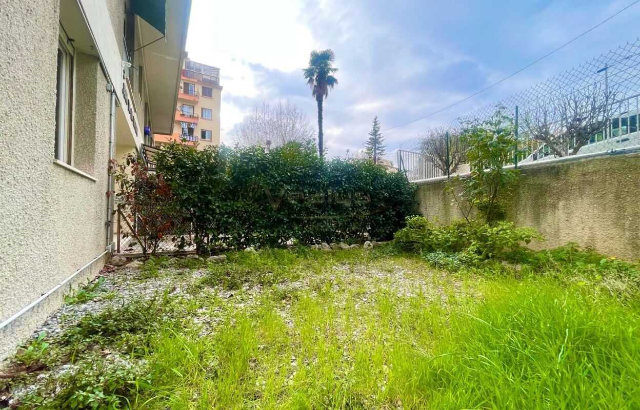 appartement 2 pièces 31 m2 à vendre à Nice (06100)