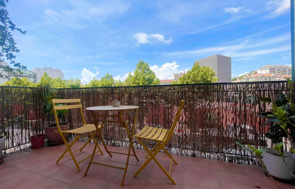 appartement 2 pièces 57 m2 à vendre à Nice (06300)