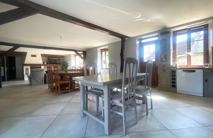 Maison en pierre 10 pièces, dépendances et jardin — photo 2