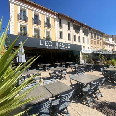 Commerce  749000 €