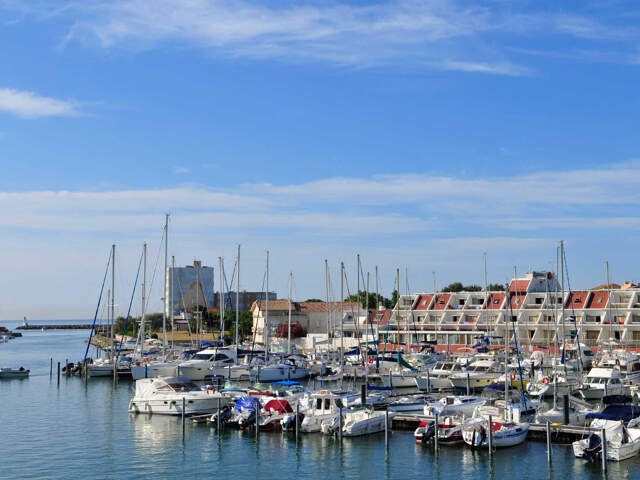 INVESTISSEMENT LMNP - STUDIO CARNON Aguylène sur le port — photo du bien