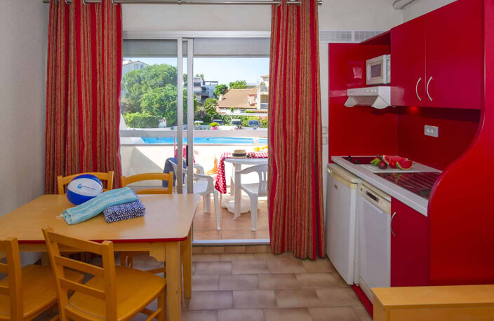 INVESTISSEMENT LMNP - STUDIO CARNON Aguylène sur le port — photo 3