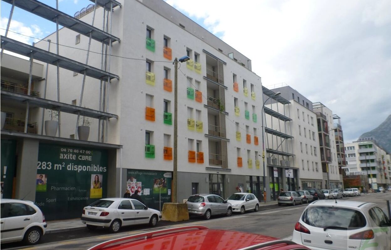 commerce  pièces 77 m2 à louer à Grenoble (38000)