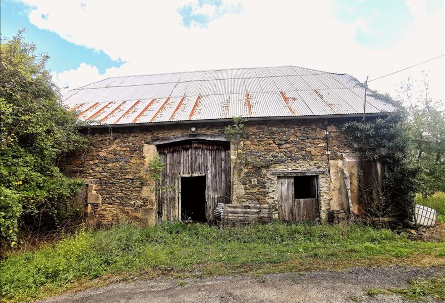 Grange de 1 pièces principales — photo 1